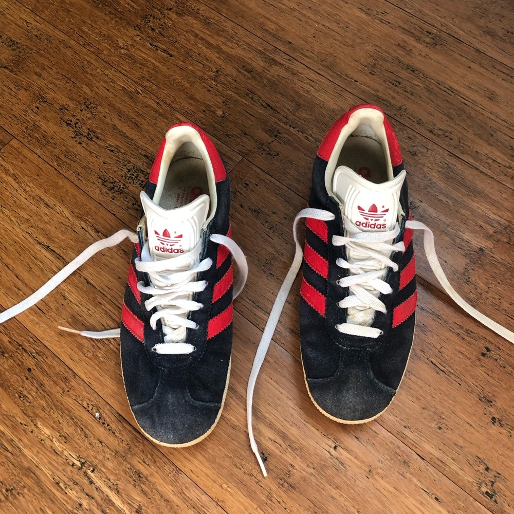 Adidas Gazelle navy suede, red stripes 7.5